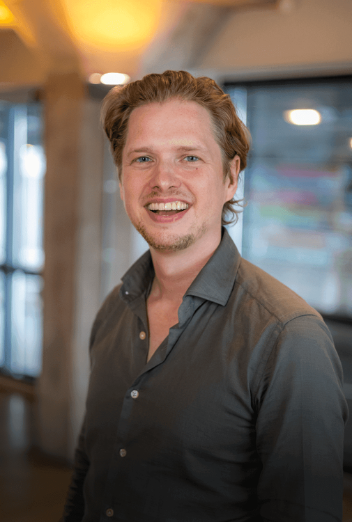 Testimonial card 1 Wouter